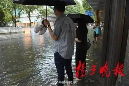 南京暴雨最新消息，城市如何應對暴雨挑戰(zhàn)的挑戰(zhàn)